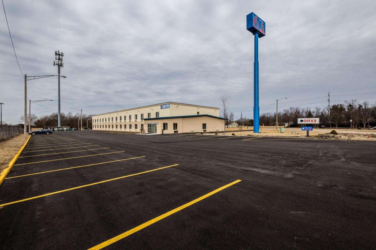 Motel 6 皮奥里亚 外观 照片