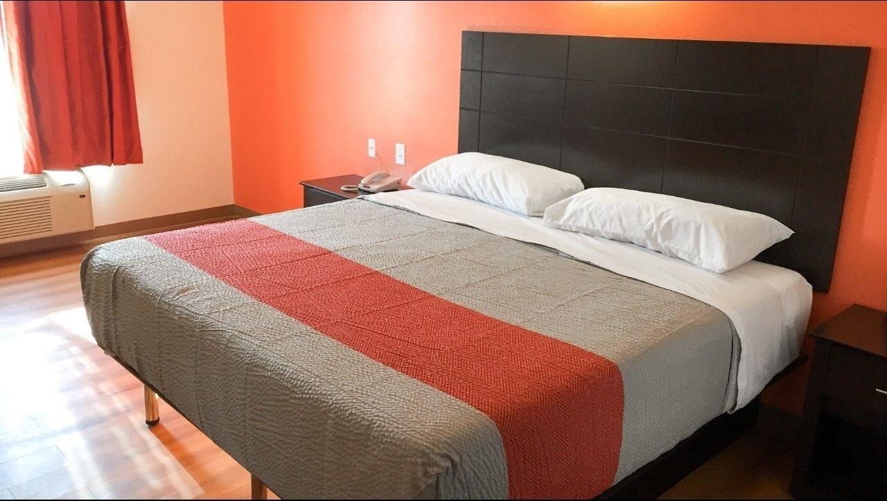 Motel 6 皮奥里亚 外观 照片