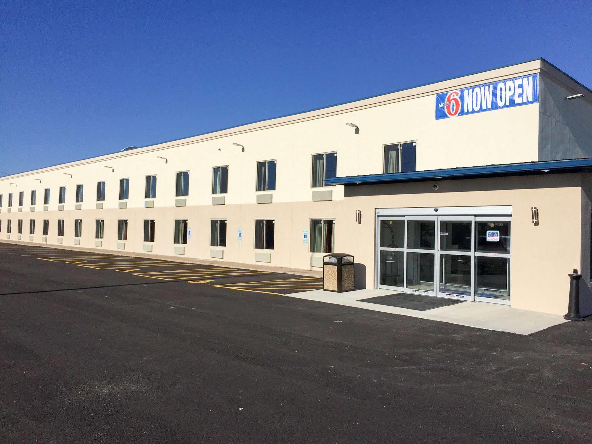 Motel 6 皮奥里亚 外观 照片